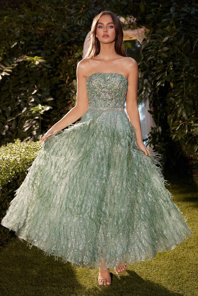 Strapless dress: l'abito senza spalline si porta anche d'inverno