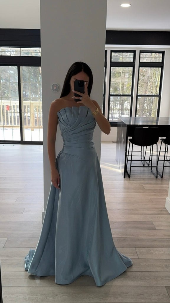 PLEATED ORIGAMI LIQUID TAFFETA GOWN 0 PLEATED ORIGAMI LIQUID TAFFETA GOWN 0