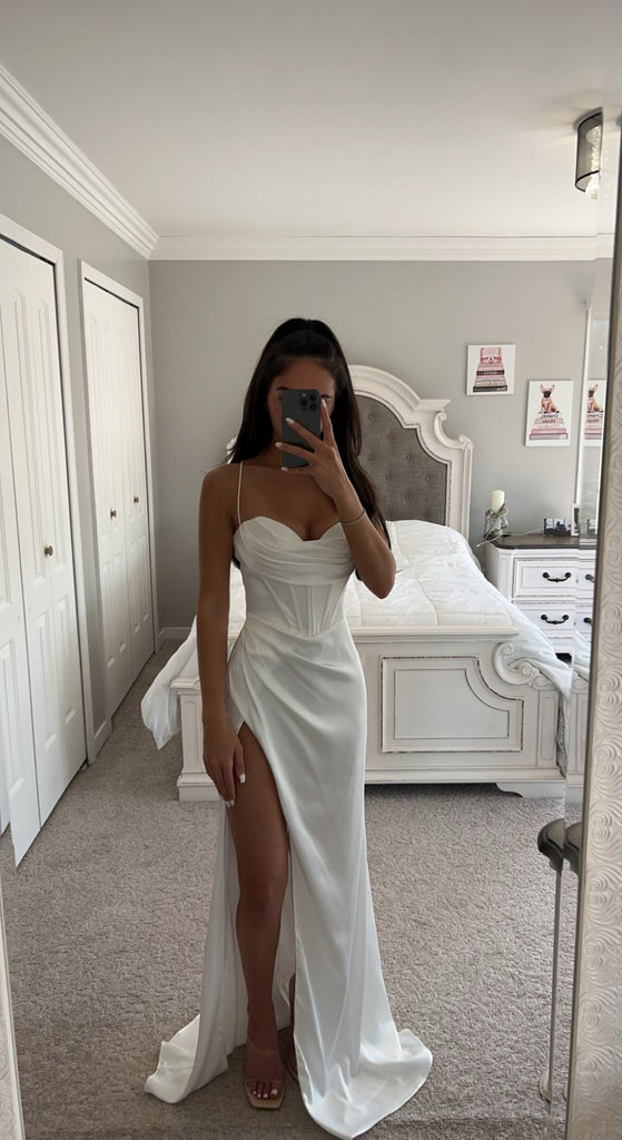White Corset Gown White / 12 White Corset Gown White / 12