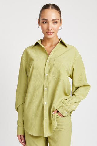 CHEMISE À COUTURE CONTRASTÉE À BOUTONNAGE