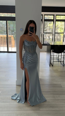 SWEETHEART FITTED GOWN