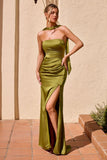 ROBE EN SATIN SANS BRETELLES ET CEINTURE