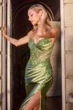 GLAMOUR STRAPLESS FITTED GOWN