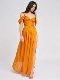 ROBE LONGUE DRAPÉE À FENTE HAUTE EN MAILLE SUPERPOSÉE JELANI 