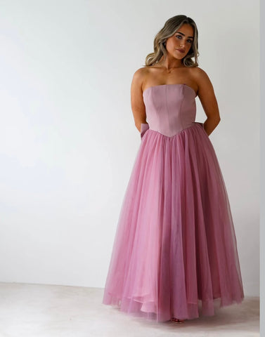 STRAPLESS TULLE BOW BACK GOWN