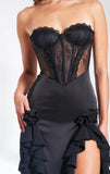 ROBE LONGUE CORSET EN DENTELLE SATINÉE NOIRE TALIA