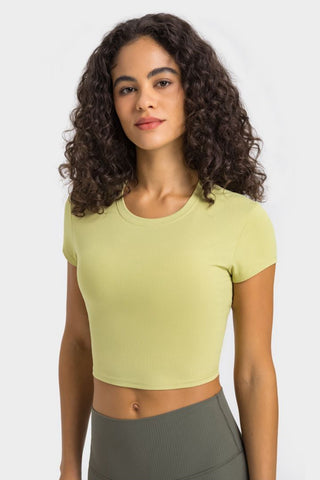 T-SHIRT DE SPORT À COL ROND ET À MANCHES COURTES