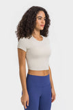 T-SHIRT SPORTIVA A MANICA CORTA CON SCOLLO ROTONDO