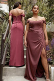 ROBE EN SATIN AVEC CORSET ET ÉPAULES DÉNUDÉES