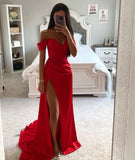 ROBE EN SATIN ROUGE À COEUR