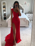 ROBE EN SATIN ROUGE À COEUR