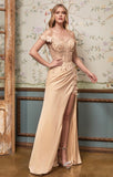 ROBE À ÉPAULES DÉNUDÉES À FLEURS CHAMPAGNE