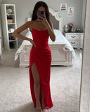 ROBE EN SATIN AVEC CORSET ET ÉPAULES DÉNUDÉES