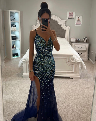 ROBE AJUSTÉE EN TULLE SUPERPOSÉ EMBELLIE