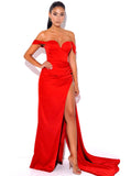 ROBE EN SATIN ROUGE À COEUR